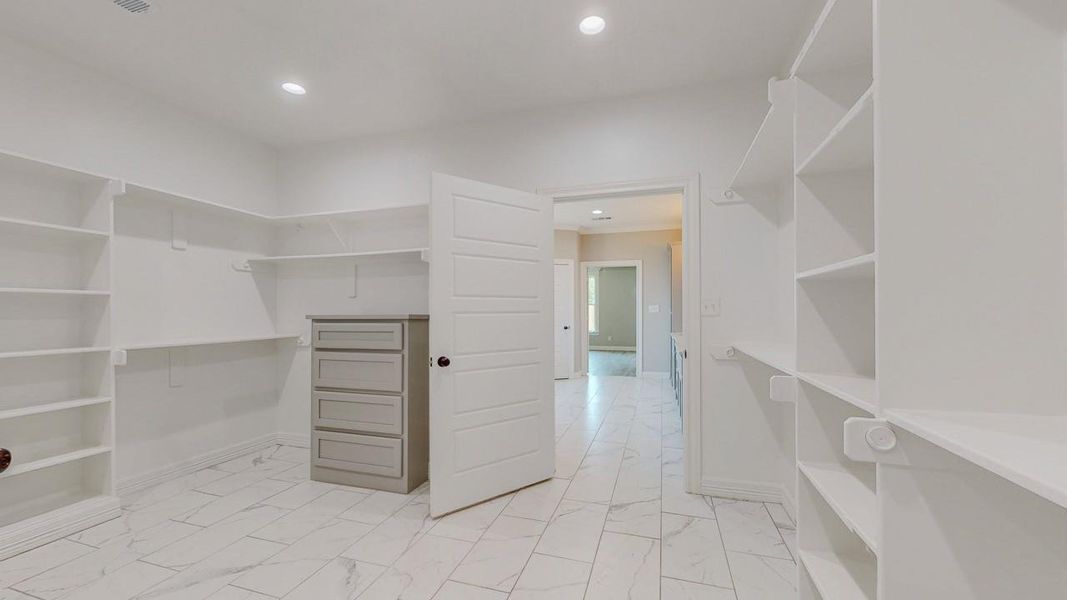 Image 47 of a home in .