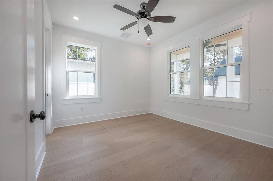 Spacious, unfurnished interior of a new home in , Tampa (Image 55).