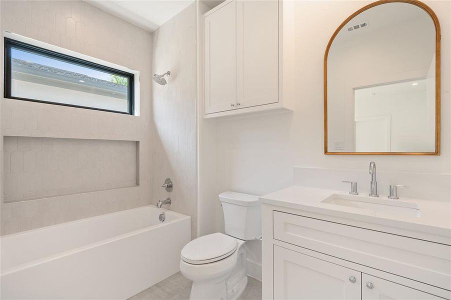 Furnished interior view inside a new home in , Dallas (Image 32).