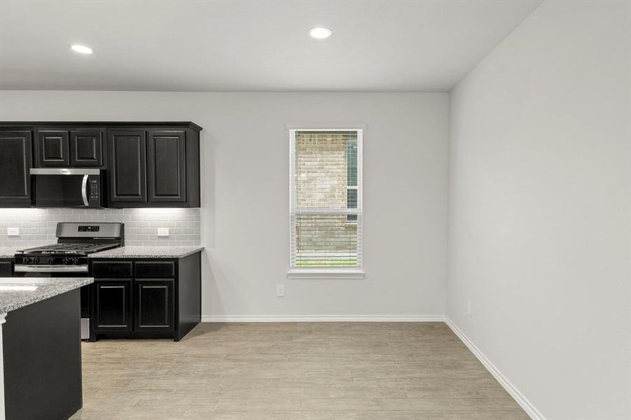 10. 1748 Osage - Dining 10. 1748 Osage - Dining