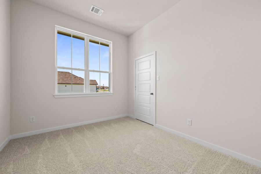 Spacious, unfurnished interior of a new home in South Fork, Waco (Image 13). Spacious, unfurnished interior of a new home in South Fork, Waco (Image 13).