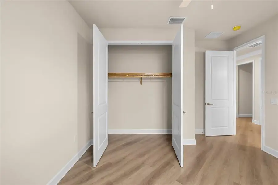 Spacious, unfurnished interior of a new home in , Tarpon Springs (Image 45).