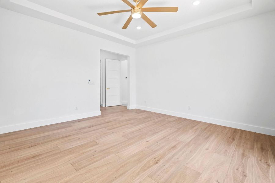 Spacious, unfurnished interior of a new home in , Waller (Image 36).