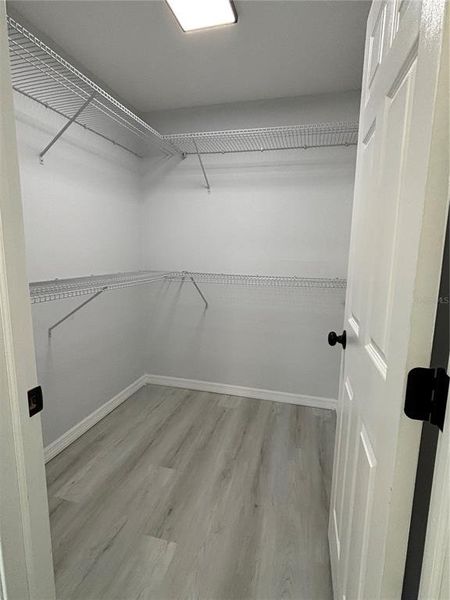 Spacious, unfurnished interior of a new home in , Ocala (Image 12).