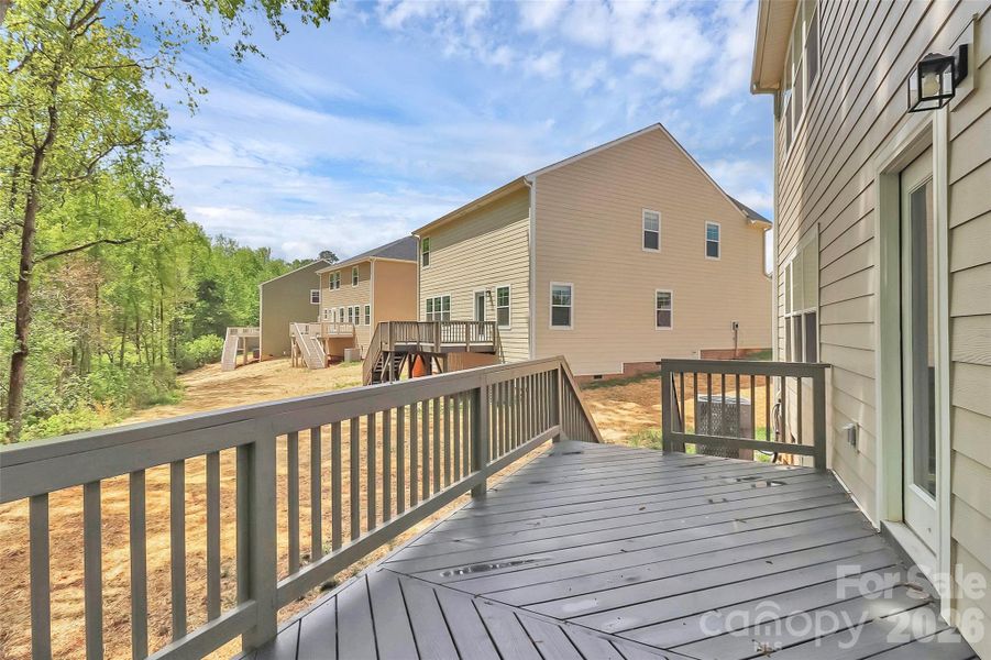 Huge Deck for entertaining!