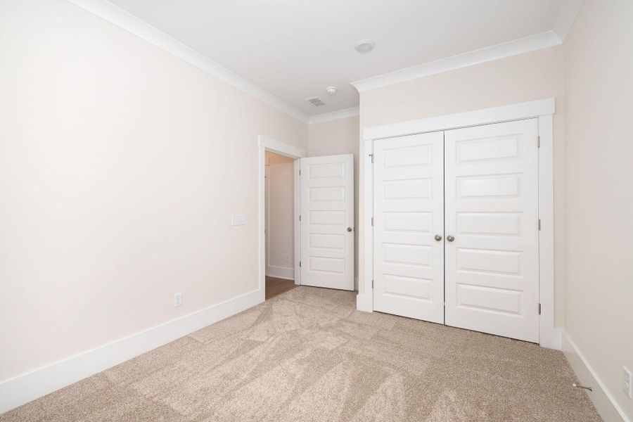 Spacious, unfurnished interior of a new home in , Charleston (Image 40).