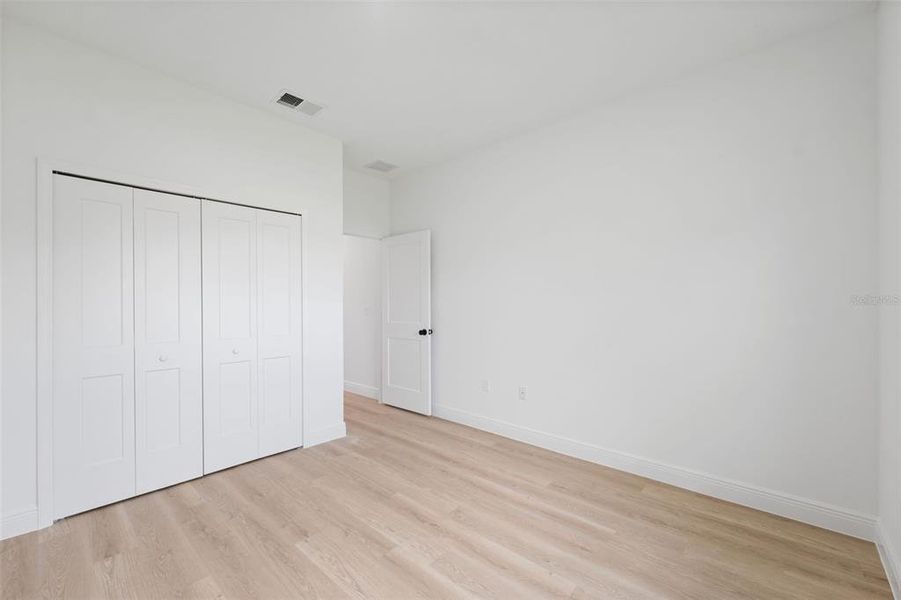 Spacious, unfurnished interior of a new home in , Ocala (Image 26).