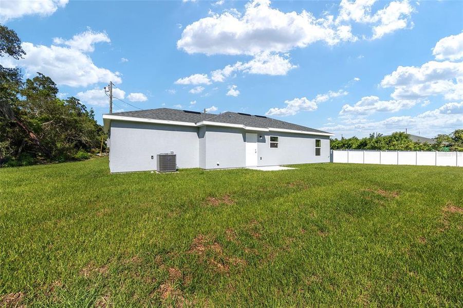 Exterior details and patio area of a home in , Ocala (Image 22).