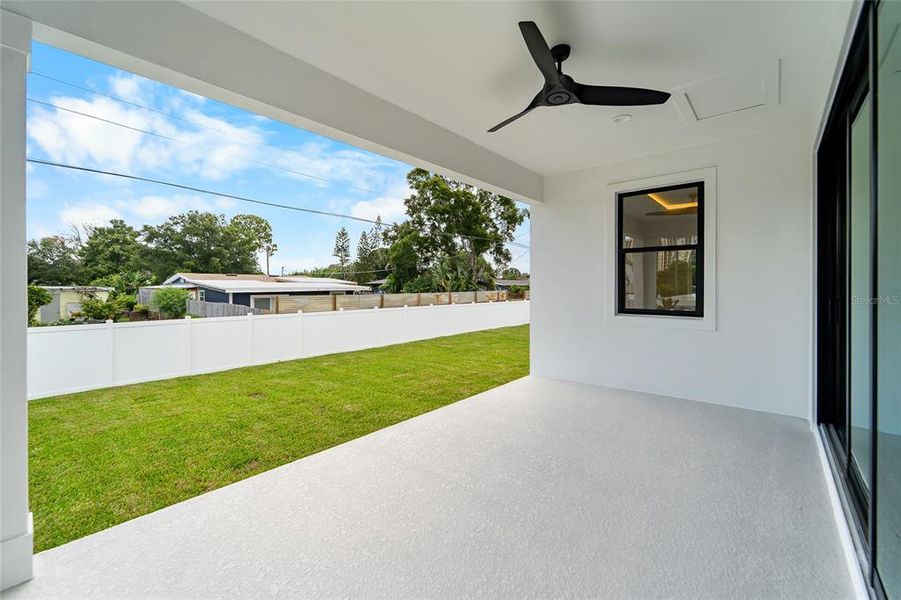 Exterior details and patio area of a home in , Tampa (Image 4).