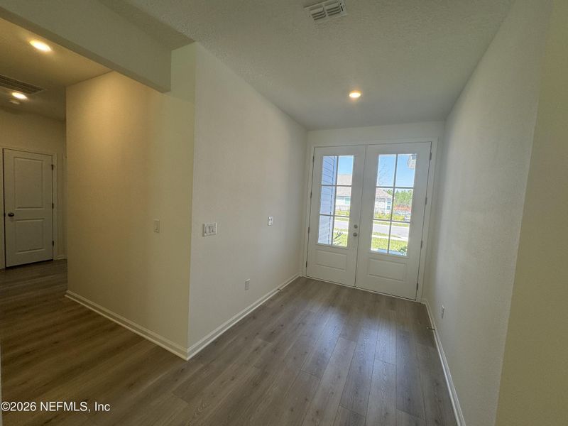 Spacious, unfurnished interior of a new home in Hyland Trail, Green Cove Springs (Image 17).