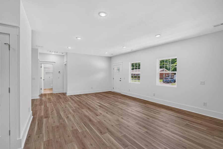 Spacious, unfurnished interior of a new home in , Hanahan (Image 39). Spacious, unfurnished interior of a new home in , Hanahan (Image 39).