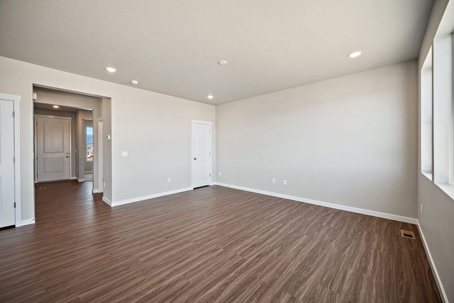 Spacious, unfurnished interior of a new home in Aspen Ranch, Fountain (Image 17).