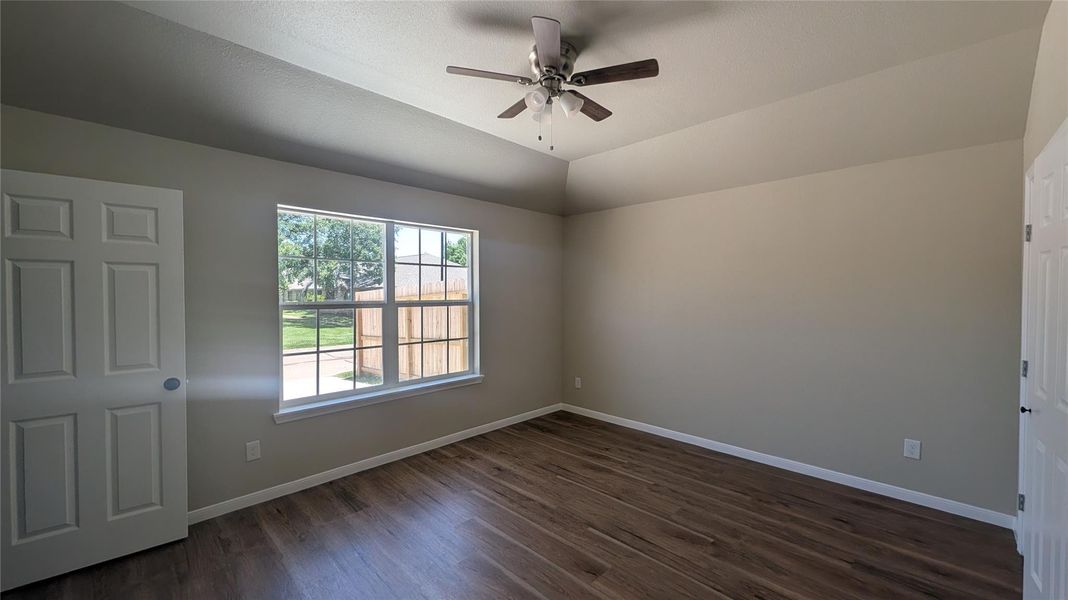 Spacious, unfurnished interior of a new home in , Houston (Image 15).