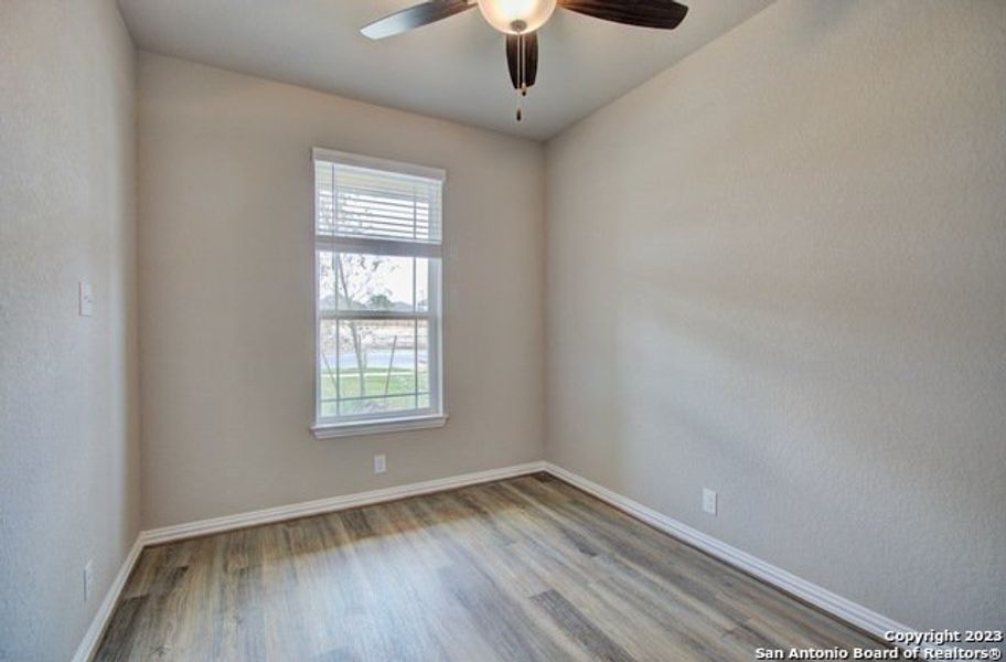 Spacious, unfurnished interior of a new home in Stream Waters, Seguin (Image 18).