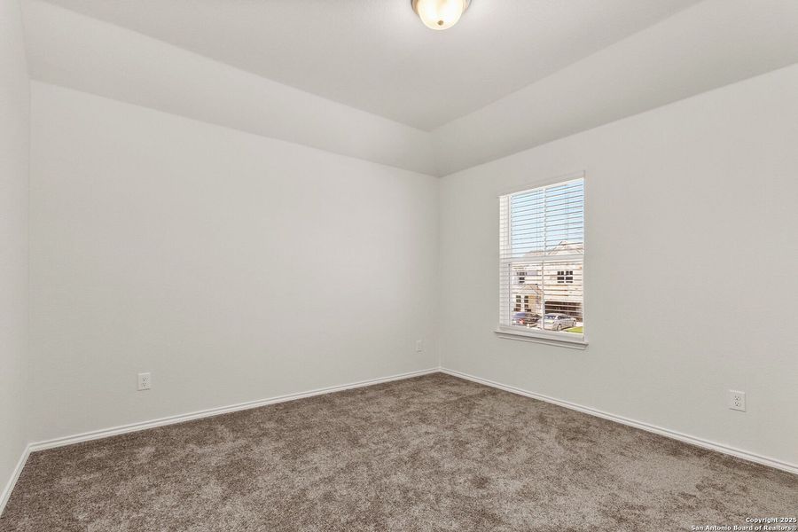 Spacious, unfurnished interior of a new home in Lily Springs, Seguin (Image 18).