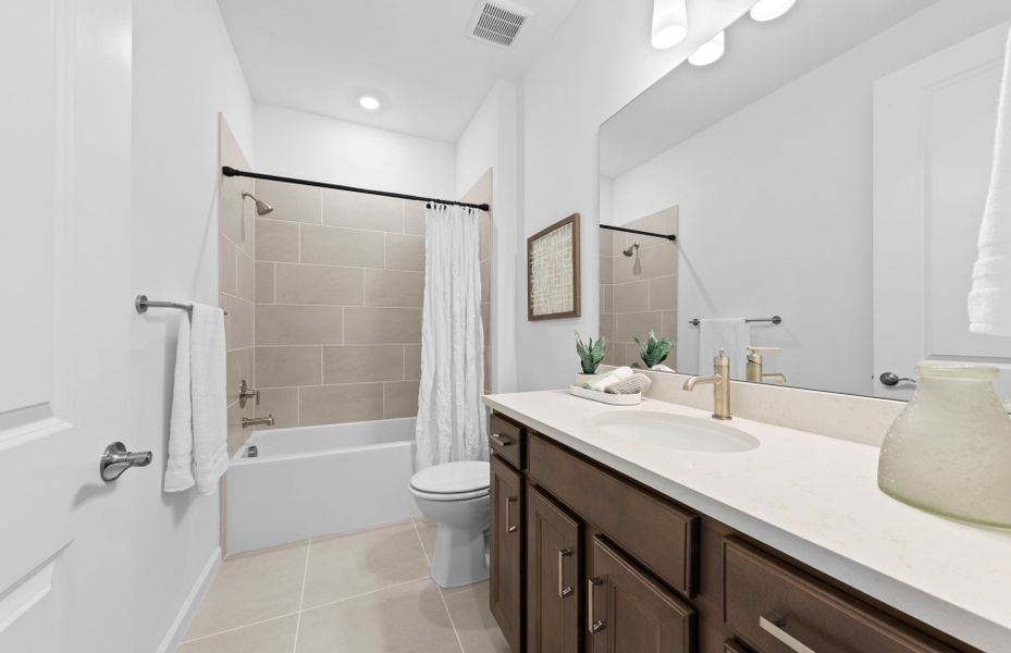 Furnished interior view inside a new home in Del Webb Naples, Ave Maria (Image 7). Furnished interior view inside a new home in Del Webb Naples, Ave Maria (Image 7).