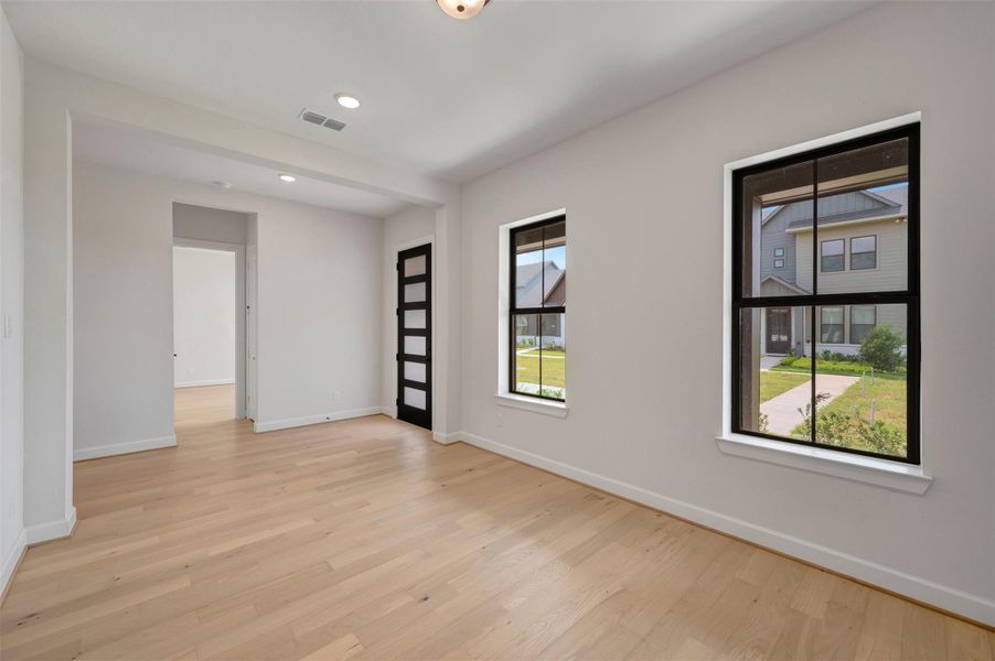 Spacious, unfurnished interior of a new home in , Richmond (Image 20).