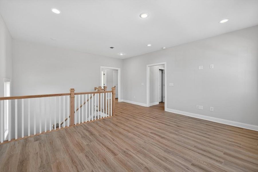 Spacious, unfurnished interior of a new home in Hemingway, Flowery Branch (Image 23).