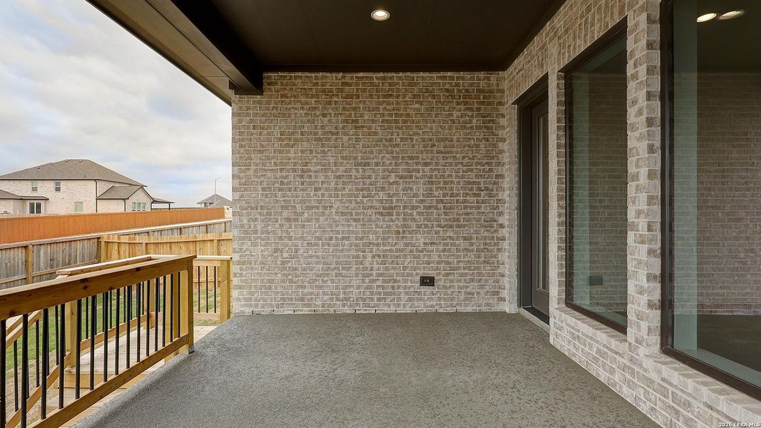 Exterior details and patio area of a home in , San Antonio (Image 19).