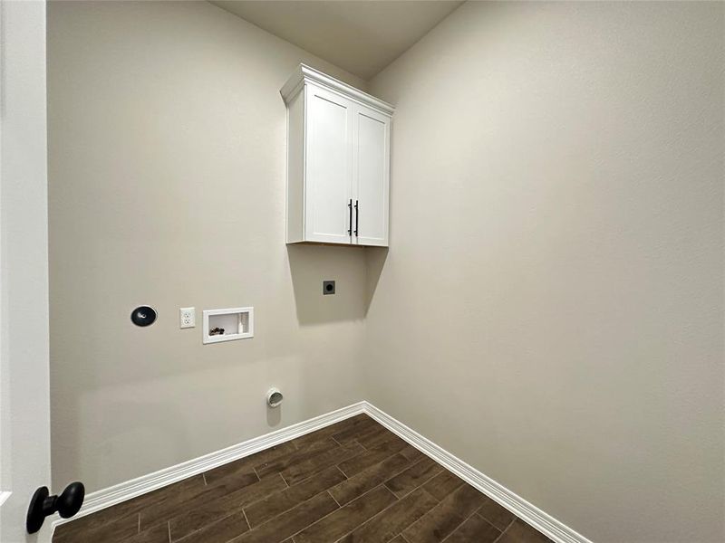 Spacious, unfurnished interior of a new home in , Lorena (Image 25).