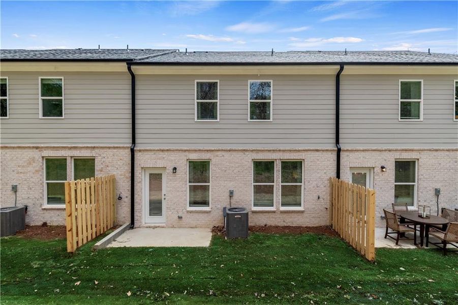 Exterior details and patio area of a home in Diamante, Stockbridge (Image 4).