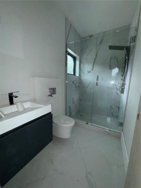 Photo 30 Photo 30