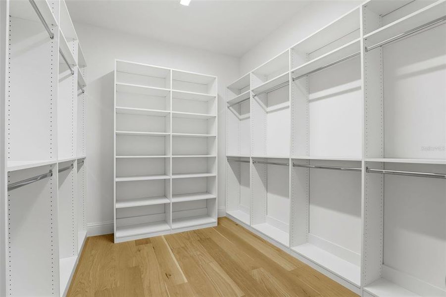 Spacious, unfurnished interior of a new home in , Orlando (Image 19).