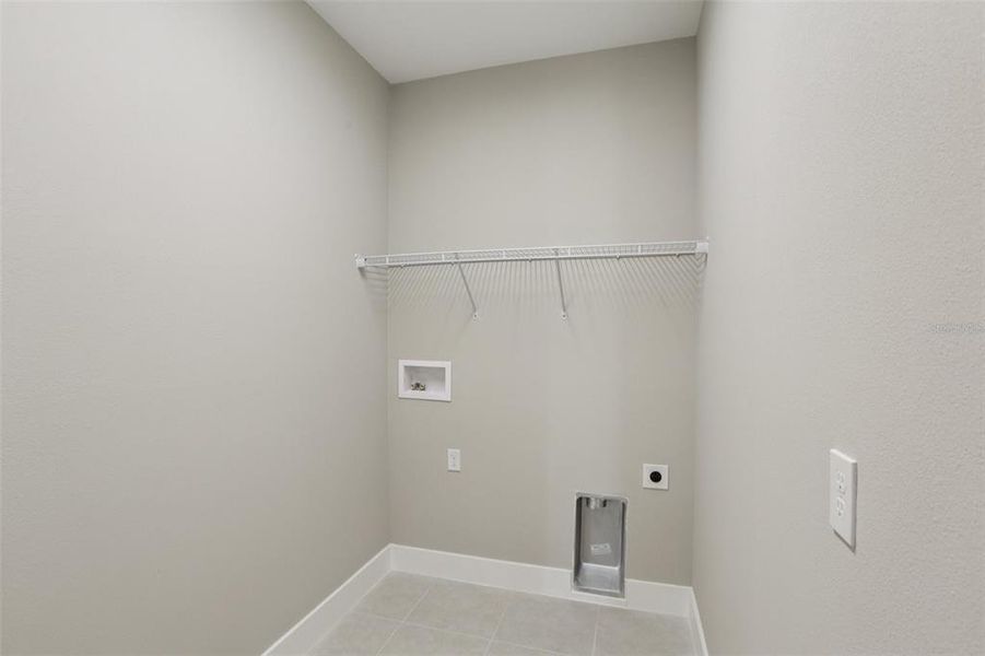 Spacious, unfurnished interior of a new home in Lagoon Residences at Epperson, Wesley Chapel (Image 40).