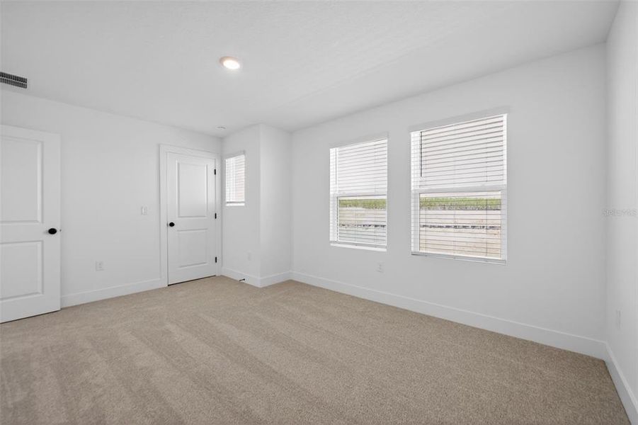 Spacious, unfurnished interior of a new home in , Winter Garden (Image 17). Spacious, unfurnished interior of a new home in , Winter Garden (Image 17).