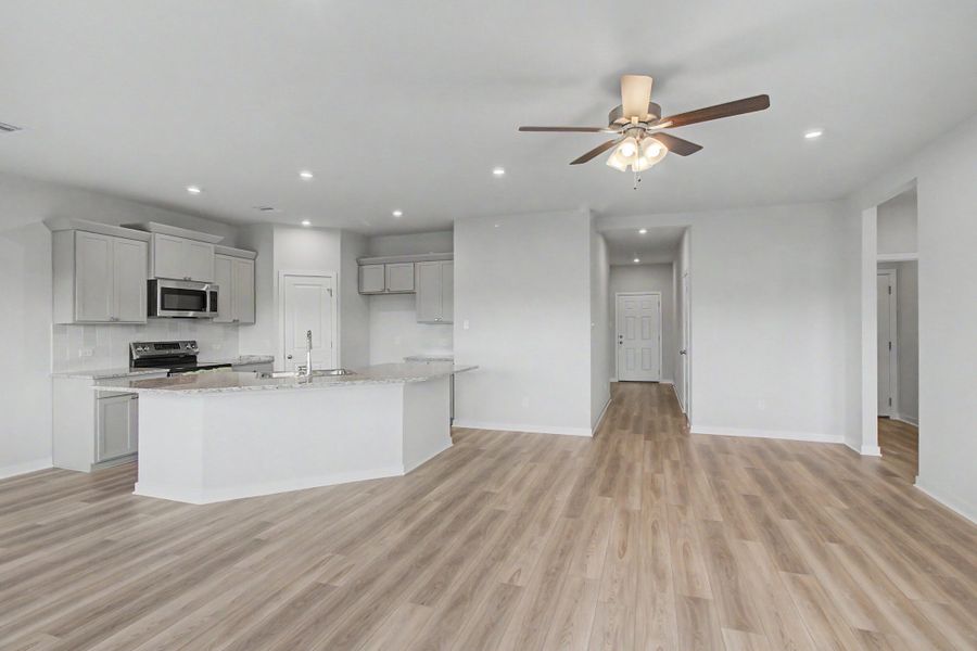 Spacious, unfurnished interior of a new home in Pleasant Hill, Bryan (Image 9).