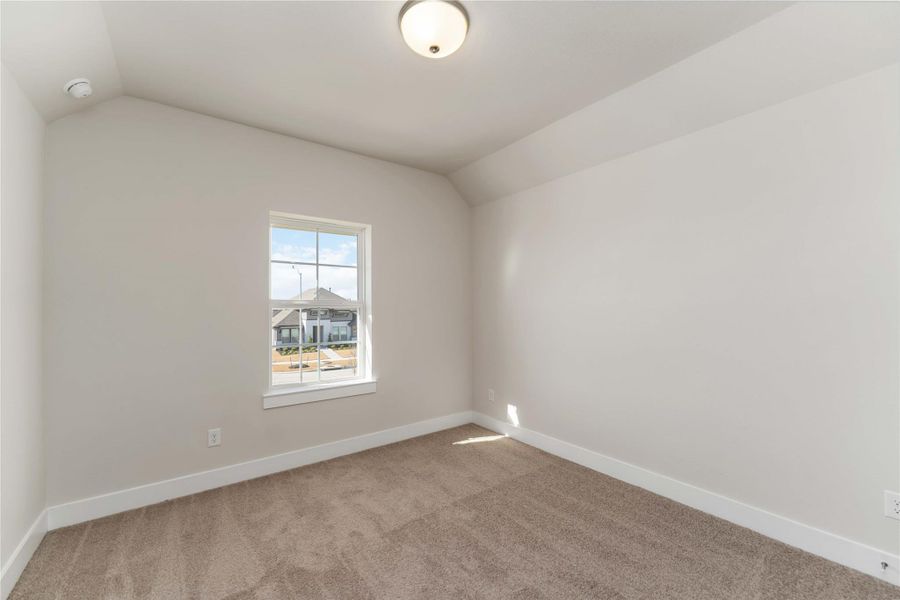 Spacious, unfurnished interior of a new home in Valencia, Manvel (Image 33).