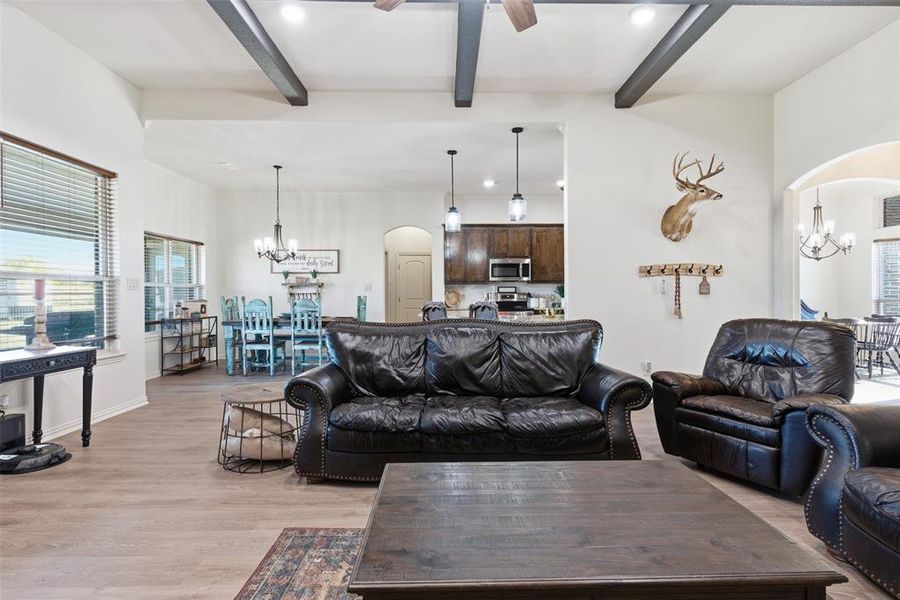 Community amenities in , Grandview (Image 35).