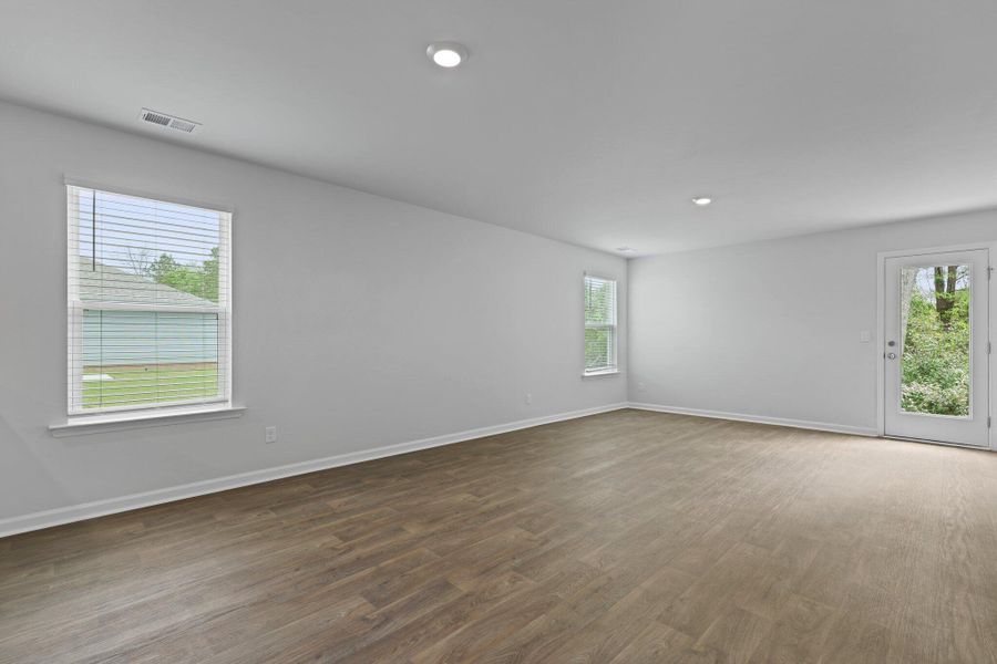 Spacious, unfurnished interior of a new home in Center Pointe, Santee (Image 9).