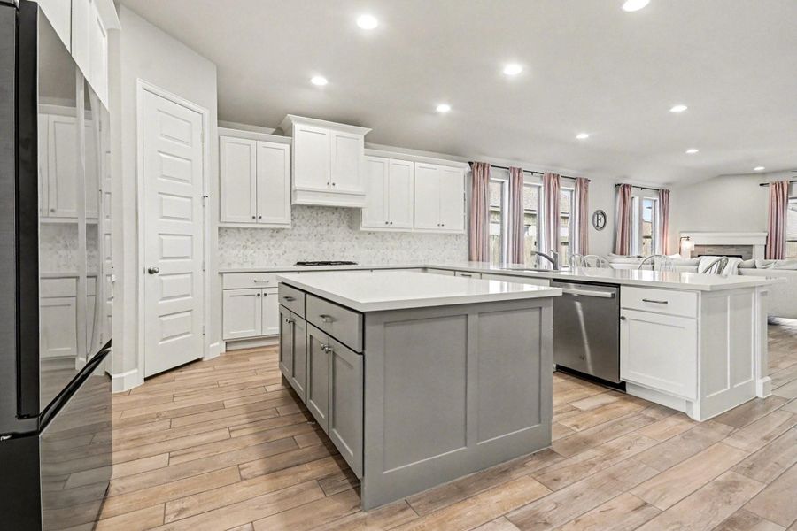 Furnished interior view inside a new home in Riceland 50', Mont Belvieu (Image 10). Furnished interior view inside a new home in Riceland 50', Mont Belvieu (Image 10).