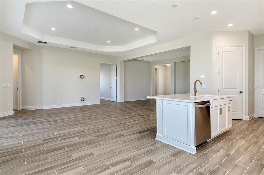 Spacious, unfurnished interior of a new home in Canoe Creek, Parrish (Image 16).