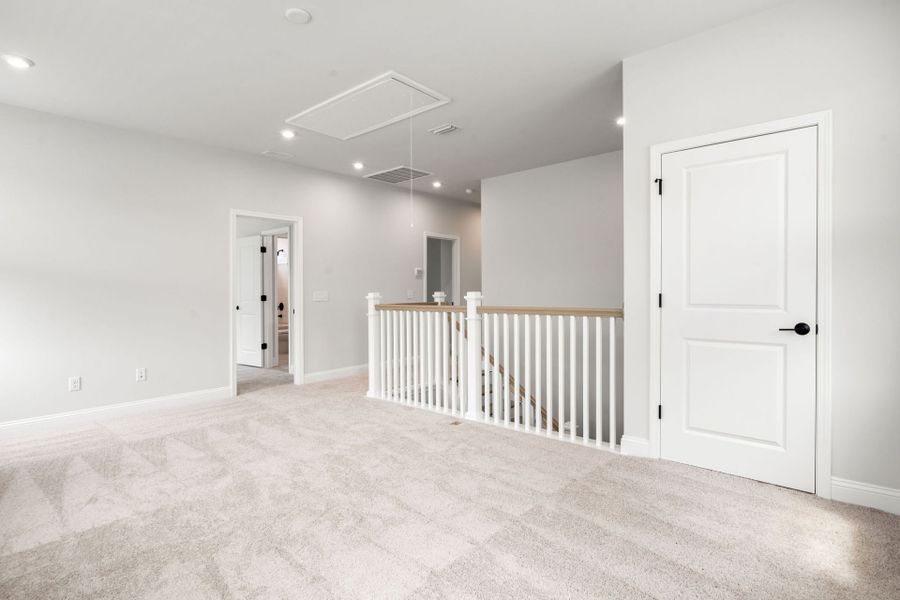 Spacious, unfurnished interior of a new home in Heartwood, Richmond Hill (Image 38).