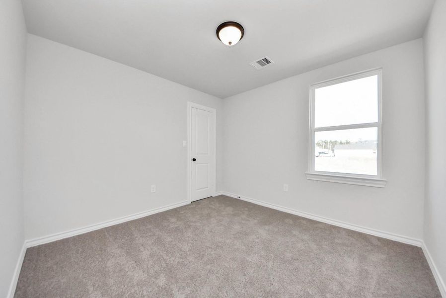 Spacious, unfurnished interior of a new home in Hill & Dale Ranch, Splendora (Image 40).