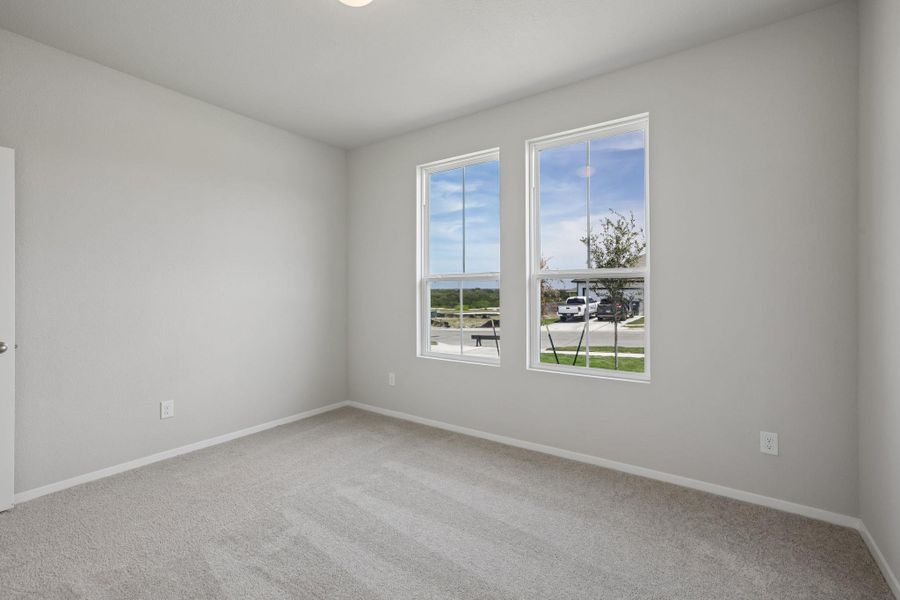 Spacious, unfurnished interior of a new home in Cloverleaf, Austin (Image 21).