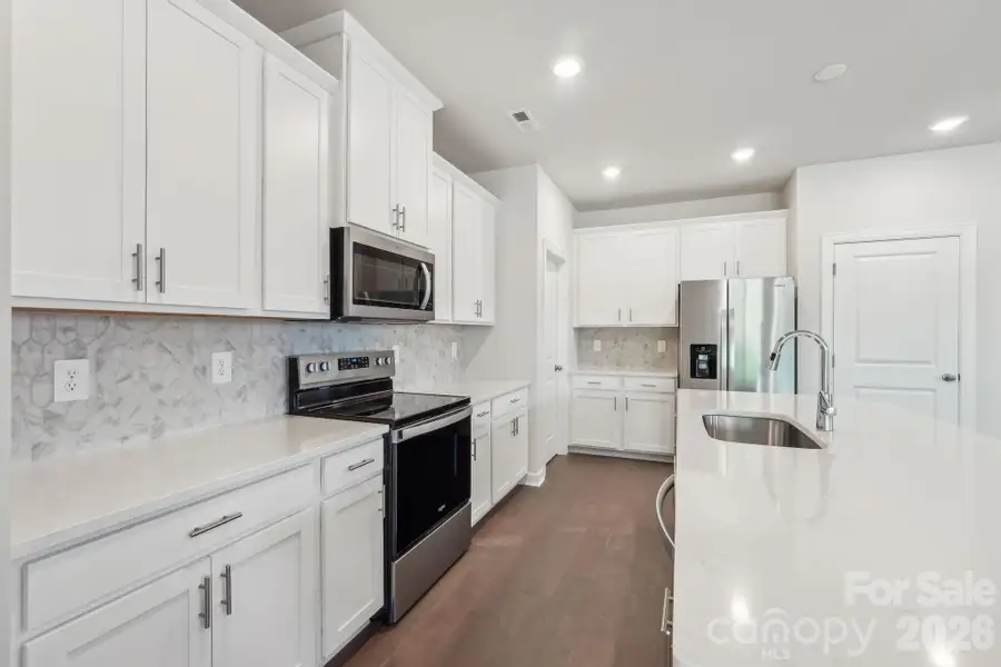 Photo is not of the actual home but is an inspirational photo of builder’s model home and may depict options, furnishings, and/or decorator features that are not included. Photo is not of the actual home but is an inspirational photo of builder’s model home and may depict options, furnishings, and/or decorator features that are not included.