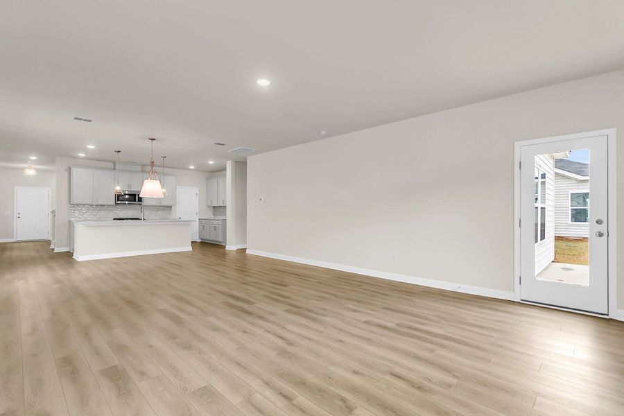 Similar Washington floorplan for inspiration - features and finishes vary Similar Washington floorplan for inspiration - features and finishes vary