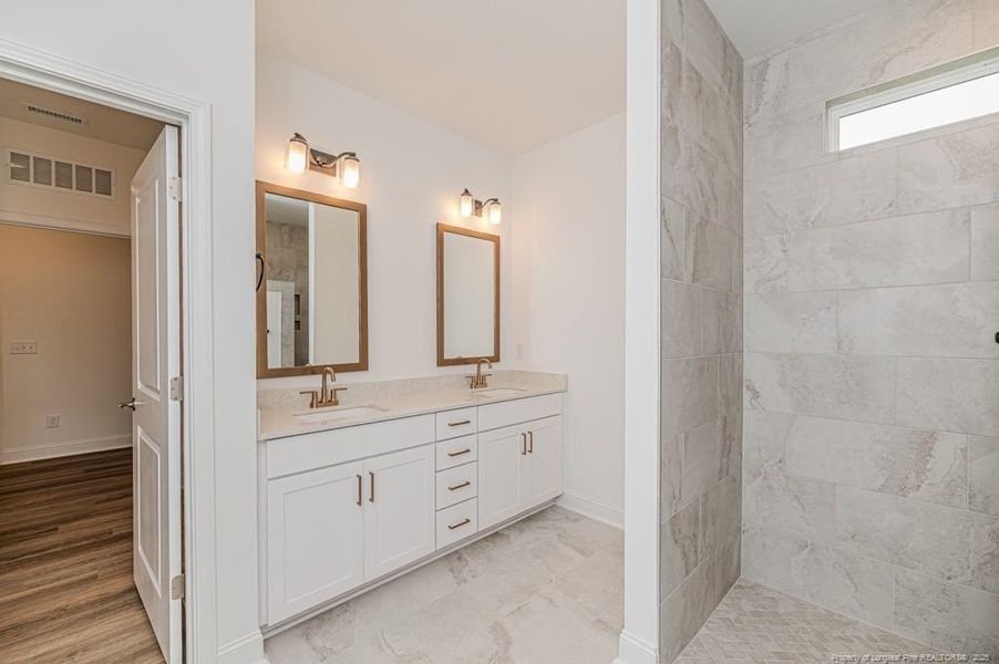 Owners Bath View Owners Bath View