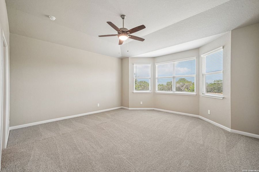 Spacious, unfurnished interior of a new home in Thomas Pond, San Antonio (Image 47). Spacious, unfurnished interior of a new home in Thomas Pond, San Antonio (Image 47).