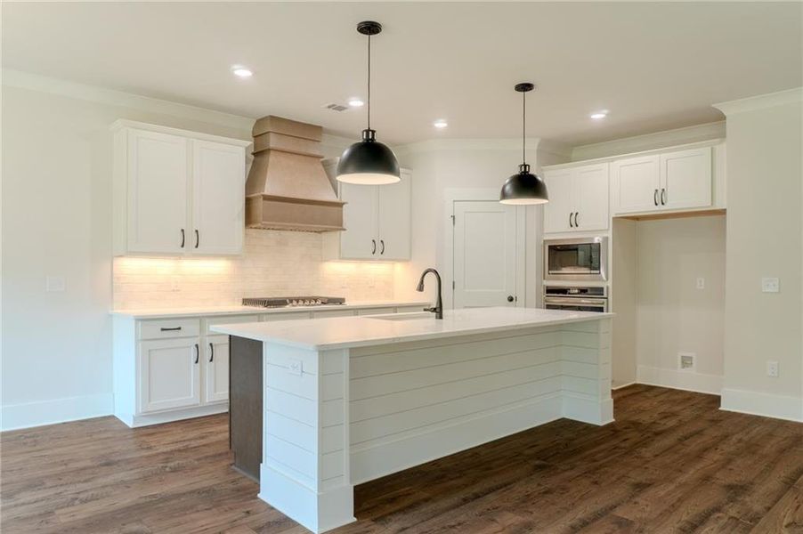 Furnished interior view inside a new home in Weslyn Park, Social Circle (Image 7).