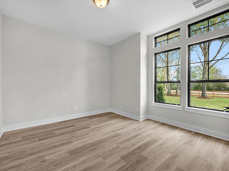 Spacious, unfurnished interior of a new home in , Fulshear (Image 16).