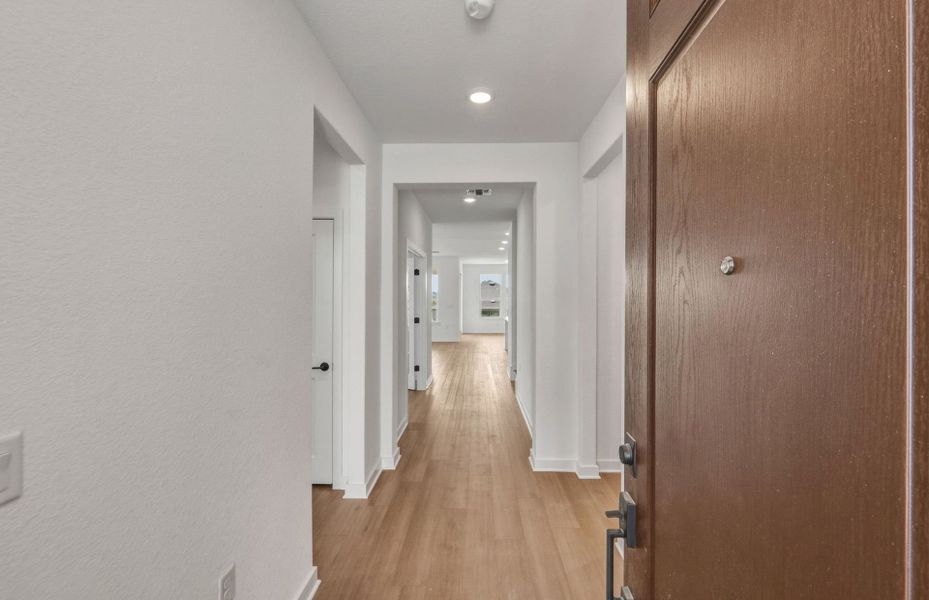 Spacious, unfurnished interior of a new home in Sun City Texas, Georgetown (Image 42).