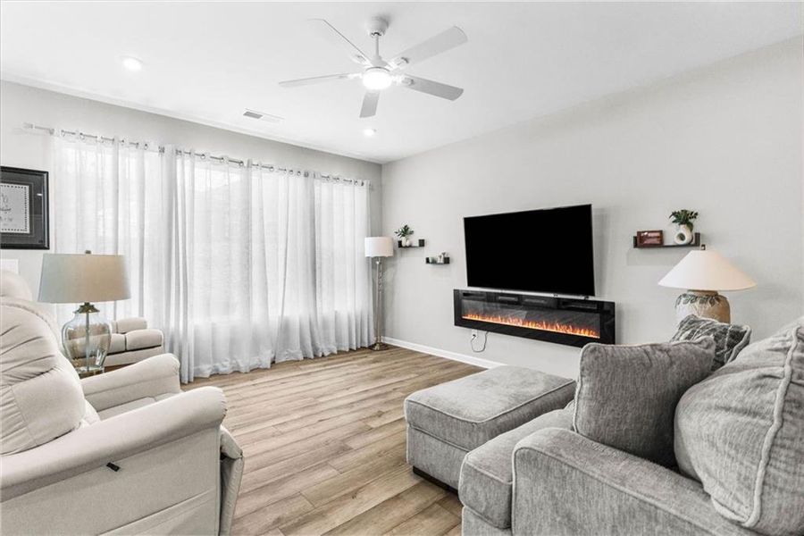 Furnished interior view inside a new home in Laurel Farms, Dallas (Image 14).