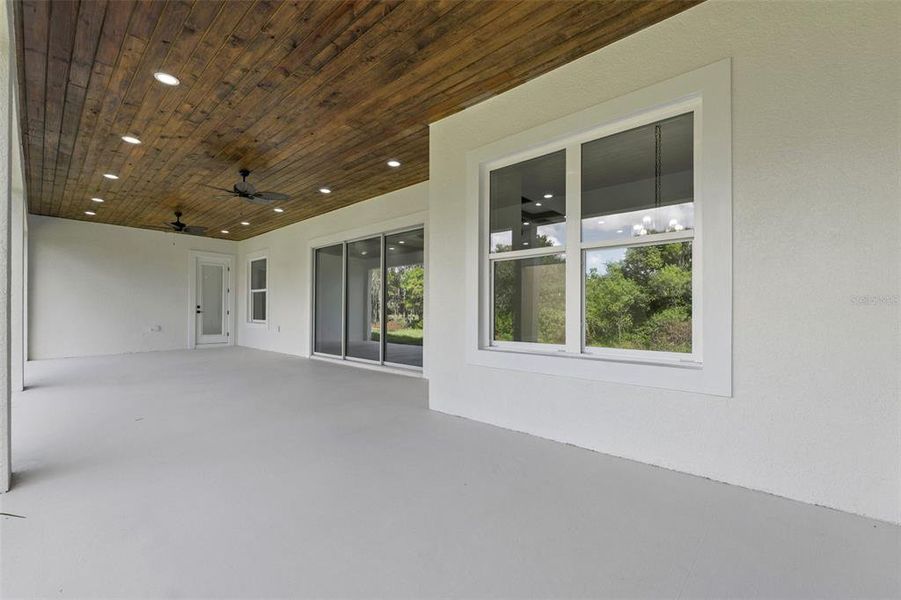 Spacious, unfurnished interior of a new home in , Winter Haven (Image 21).