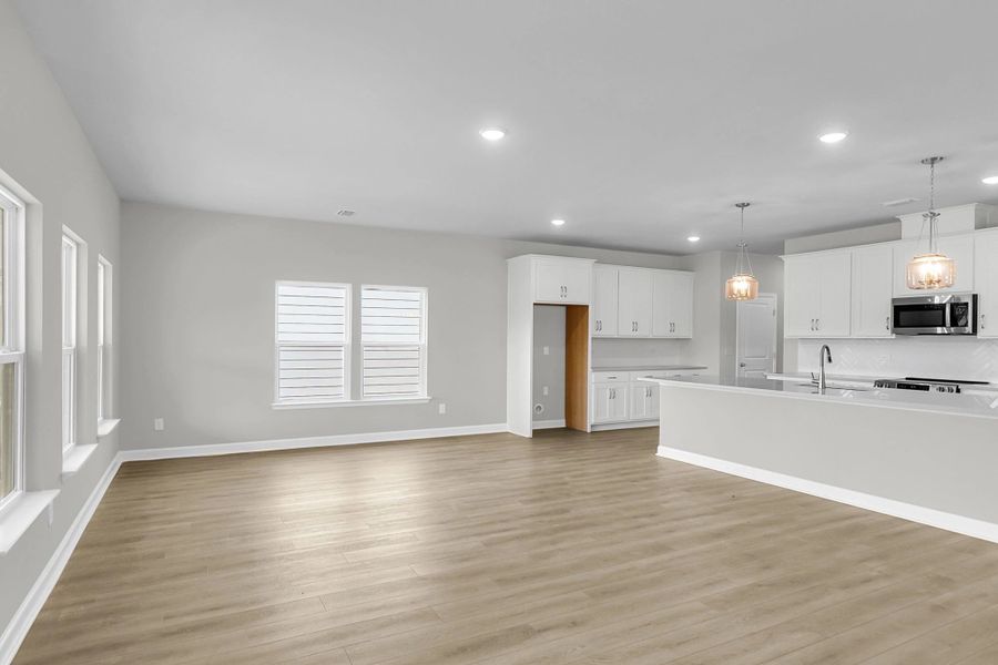 Similar McKinley floorplan with Timeless Collection. Features and finishes vary.