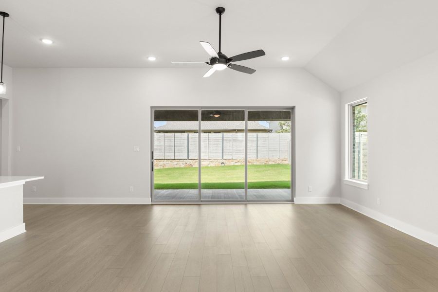 Spacious, unfurnished interior of a new home in Painted Tree, McKinney (Image 13).