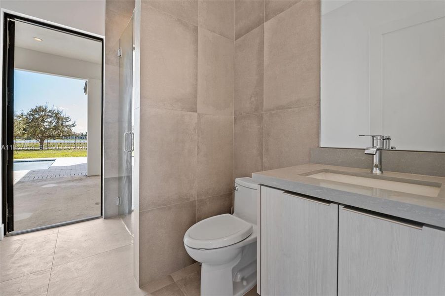 Furnished interior view inside a new home in , Davie (Image 14).